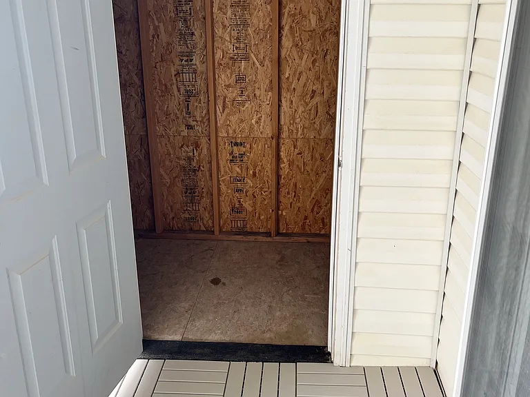 B201 patio & storage area