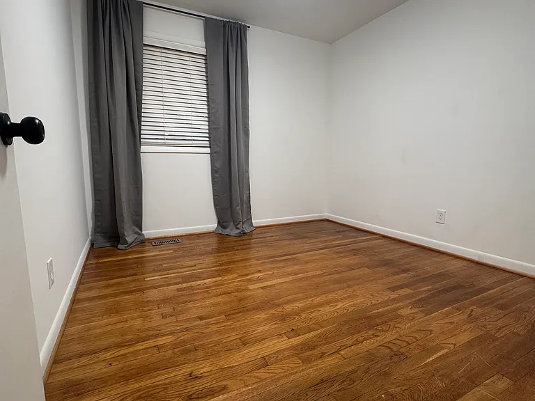 1216 W Leigh St — Photo 16