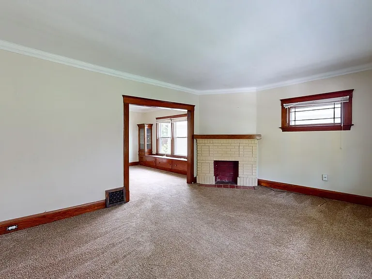 1285 Cranford Ave — Photo 3