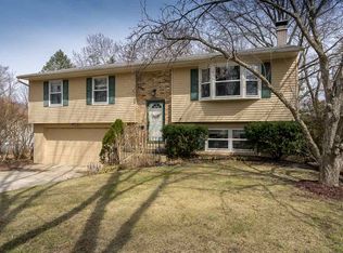 46 Olive Ct, Iowa City, IA 52246
