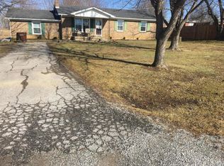 1600 Greenbriar Rd, Mount Washington, KY 40047