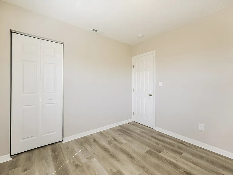 5 Victoria Dr — Photo 17