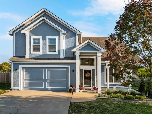 704 Tall Grass Dr, Pleasant Hill, MO 64080