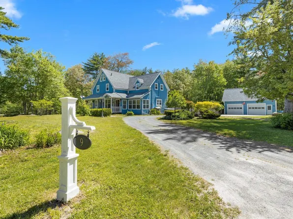 9 Olivers Rd, Shelburne, NS B0T 1J0