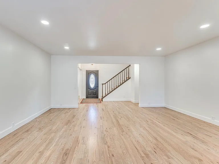 6336 S 72nd East Ave — Photo 2