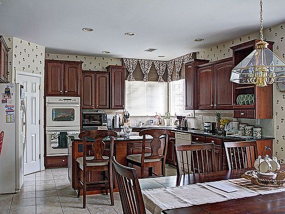 5th image of 13070 Sterling Point Dr