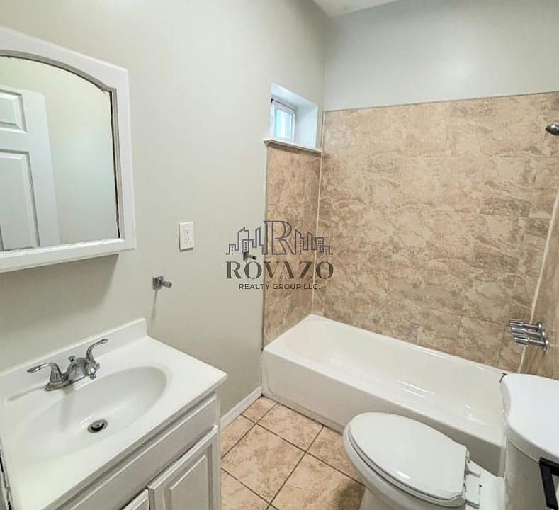 2nd image of 153 Pierson St APT 11