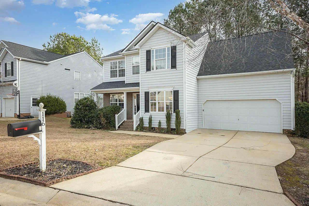 4 bed, 2.5 bath, 1767 sqft, $2,300 — Photo 1