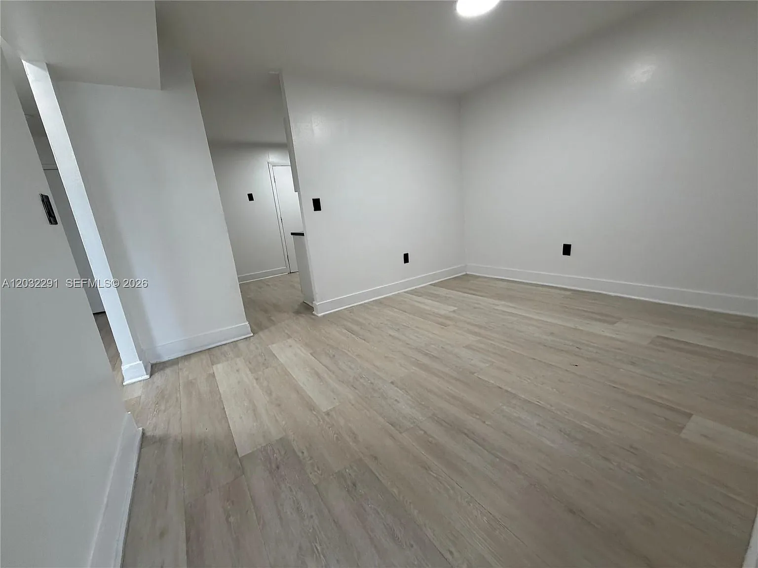 12215 W Dixie Hwy — Photo 3
