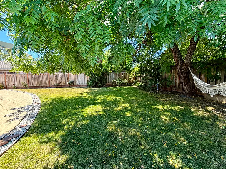 2723 Cherry Ave — Photo 33