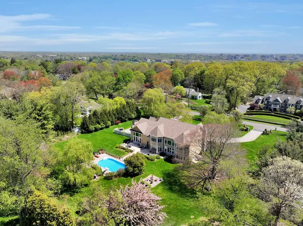 24 West Hill Road, Stamford, CT 06902