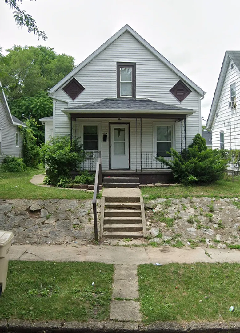 1817 S. Scott — Photo 2