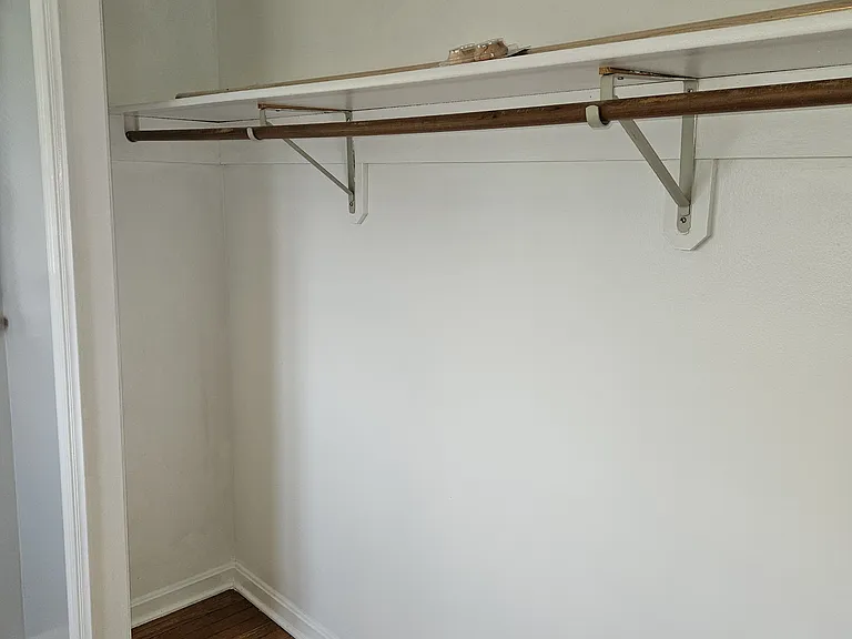 208 E Main St — Photo 30