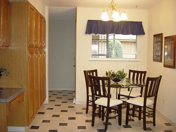 Kitchen eating space