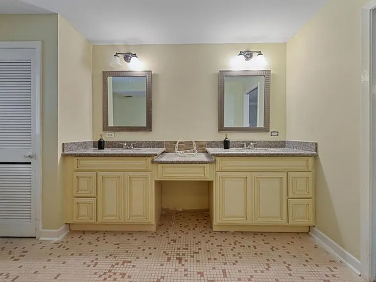320 Lakeview Blvd — Photo 9