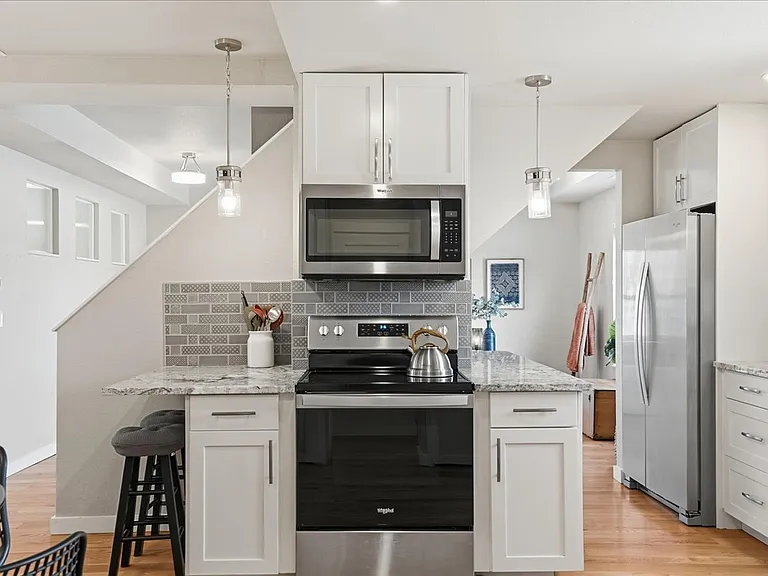 4004 Main St — Photo 13