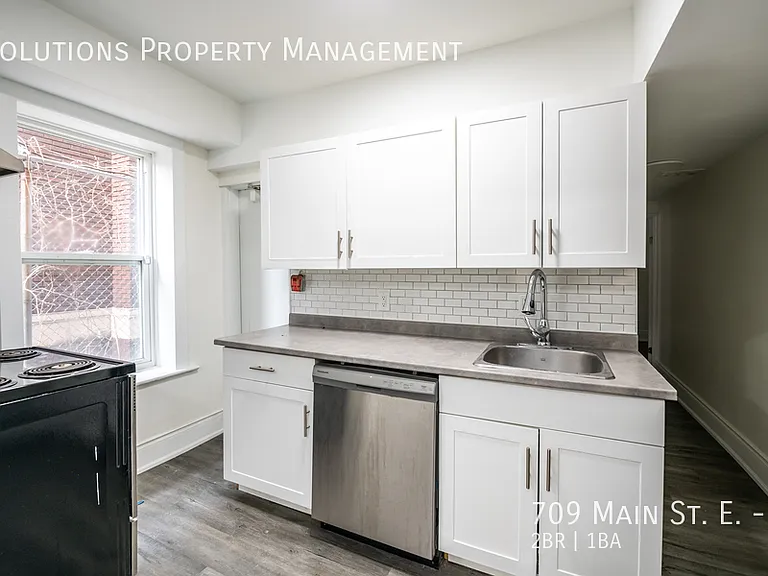709 Main St E #2 — Photo 10