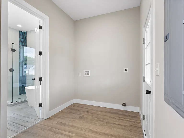 4529 Alliance Rd — Photo 14