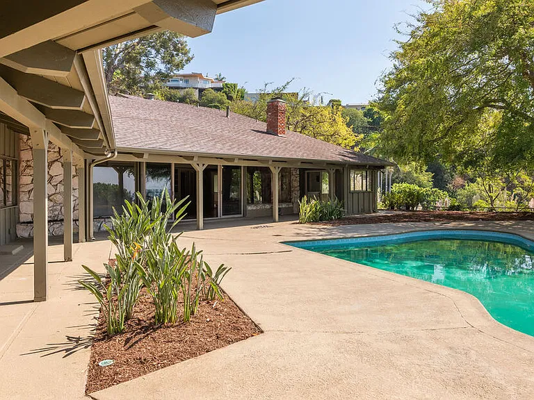 1365 N Wetherly Dr — Photo 12