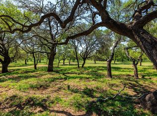 1114 Meadow Lark Dr, Fredericksburg, TX 78624