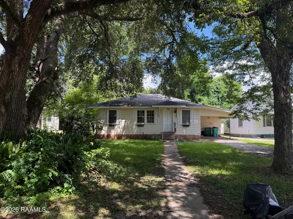 1426 Cherokee Dr, Opelousas, LA 70570