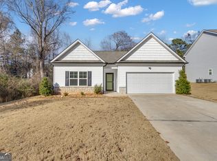 582 Griffin St, Grantville, GA 30220