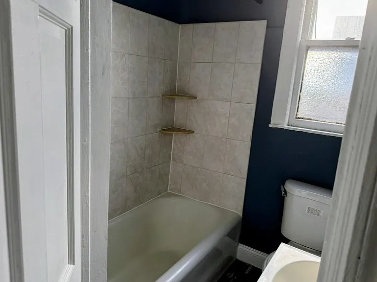 361 Fairview Ave #1R — Photo 7