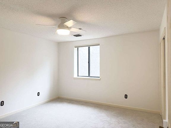 3rd image of 300 Johnson Ferry Rd NE Unit A305