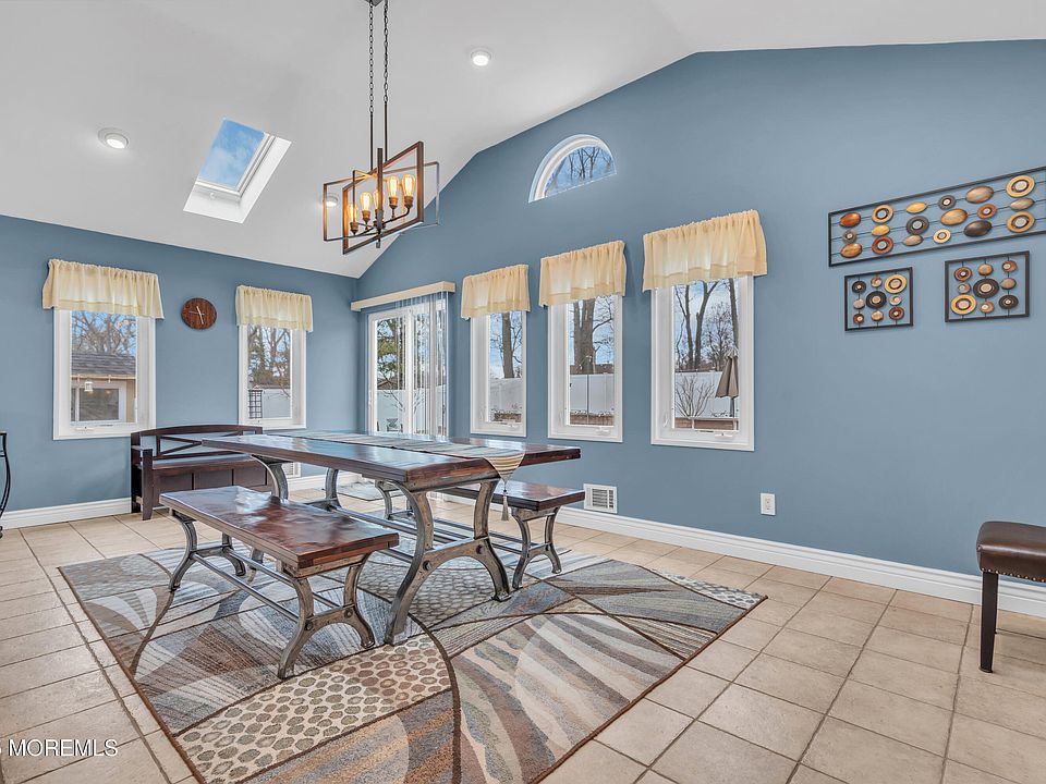 1st image of 979 Mcguire Drive