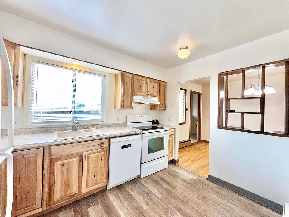 225 Elmwood Dr