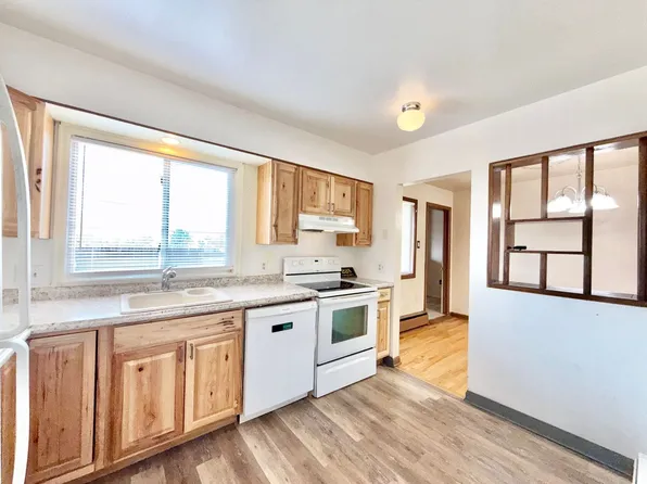225 Elmwood Dr, Colorado Springs, CO 80907
