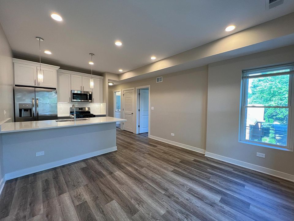 1st image of 3609 W Ainslie St #2