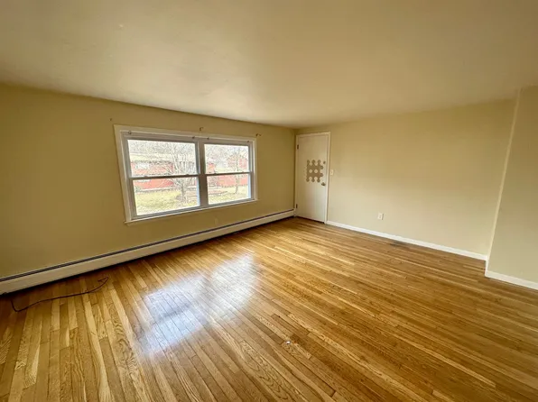 24 Aldrich Street, 24 Aldrich St APT 2R, Webster, MA 01570