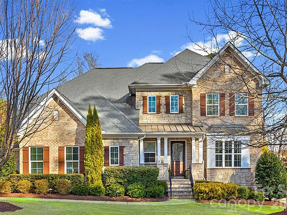 3rd image of 954 Castlewatch Dr