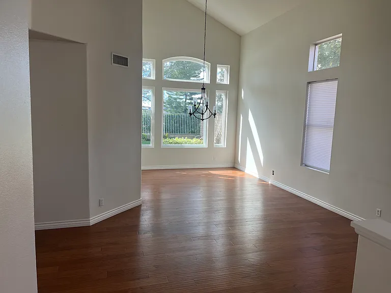 15464 Borges Dr — Photo 14