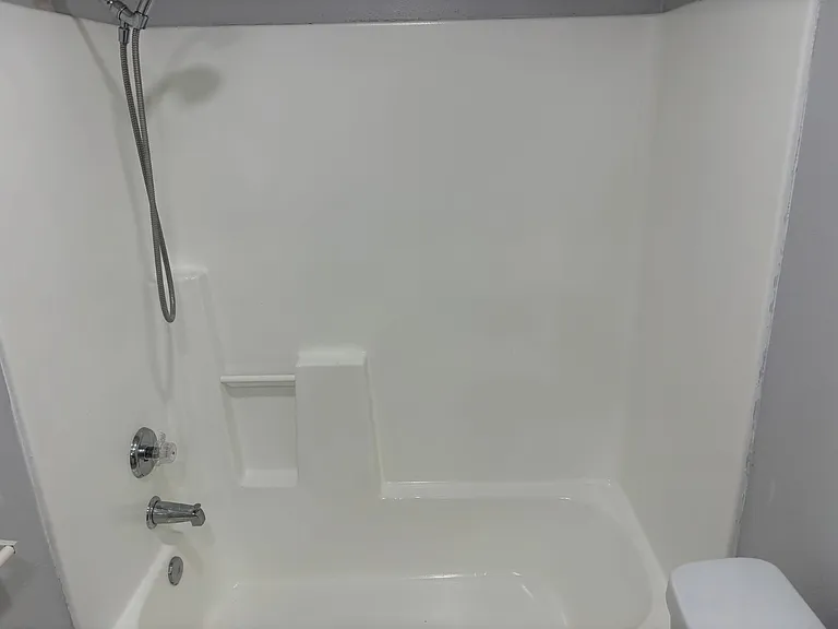 227 E 2nd St #4 — Photo 9