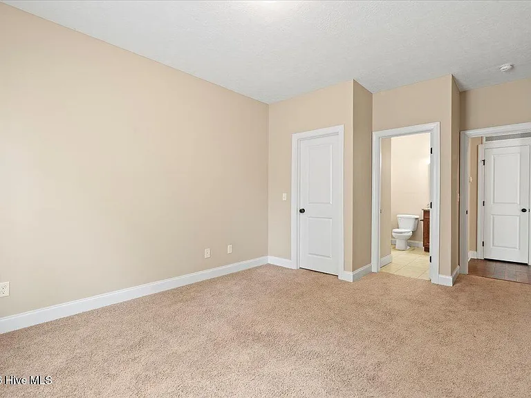 712 Coventry Ave — Photo 10