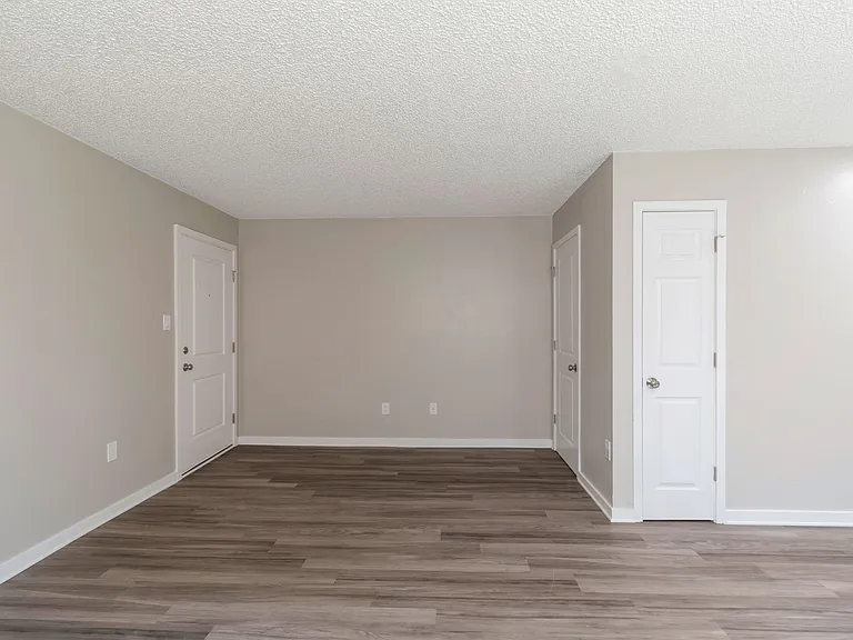 Sheridan Villa — Photo 11