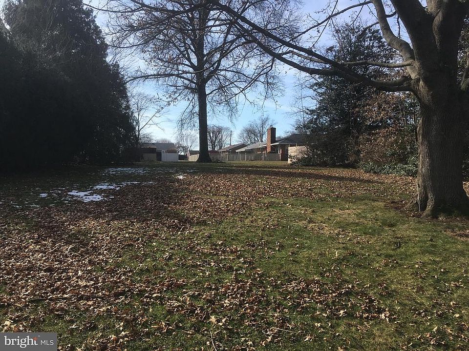 2nd image of 55 Sunset Dr
