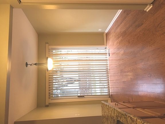 5th image of 940 Waterford Ln #940