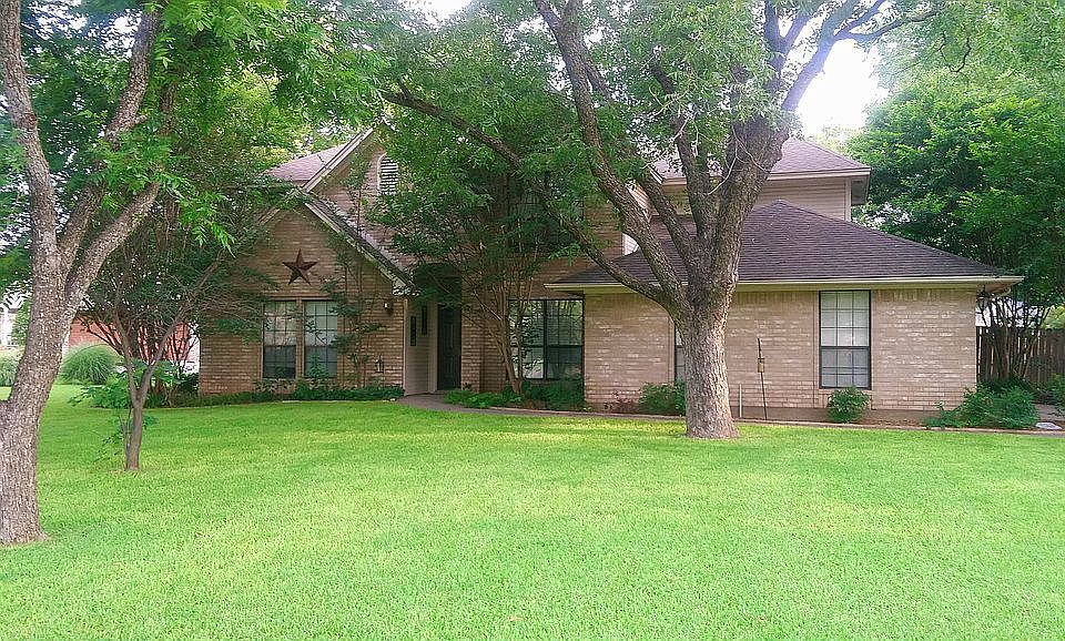 1st image of 8403 Westover Cir