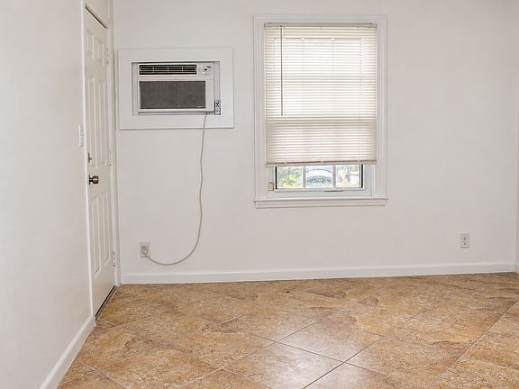 2nd image of 225 Conniston Rd APT 2