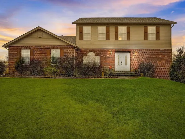 1550 Classen Dr, Belleville, IL 62220