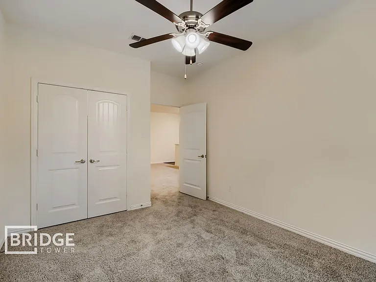 1317 Lake Crest Ln — Photo 7