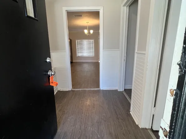 302 Omaha St, San Antonio, TX 78203