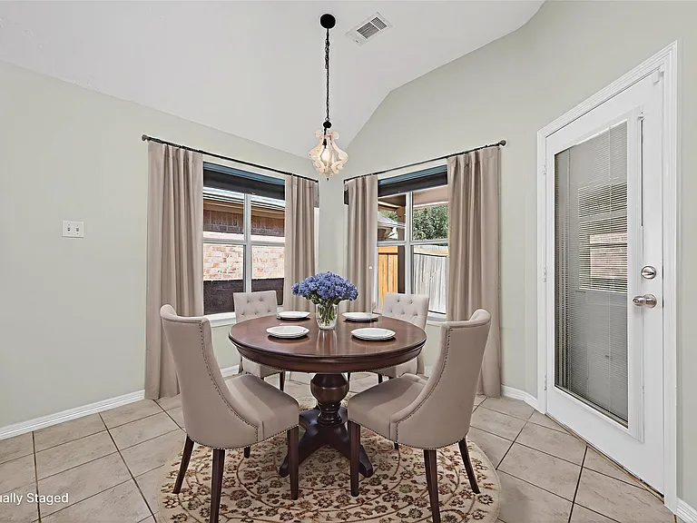 10542 Parkside Dr — Photo 3