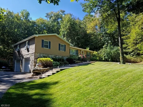 955 Mount Holly Rd, Hardwick, NJ 07825