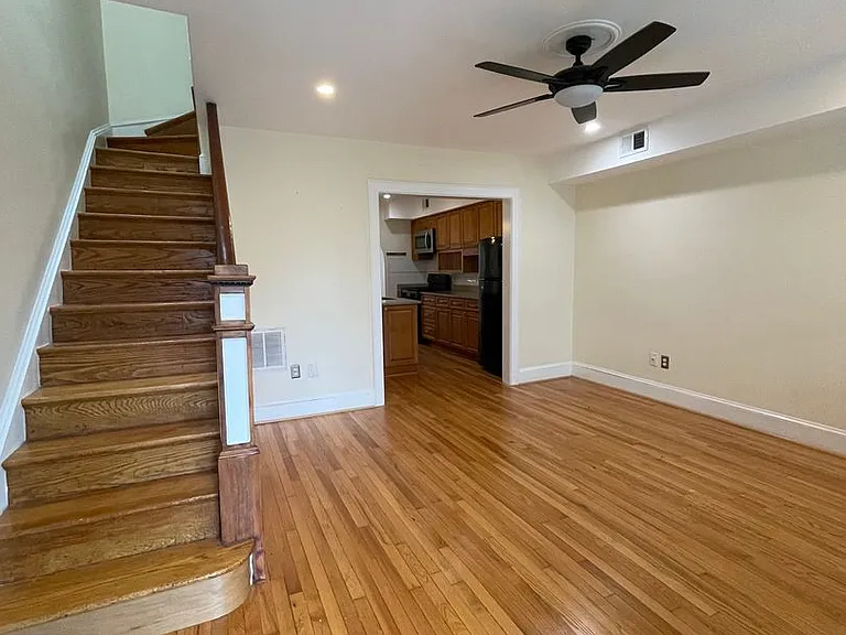 539 24th St NE — Photo 13