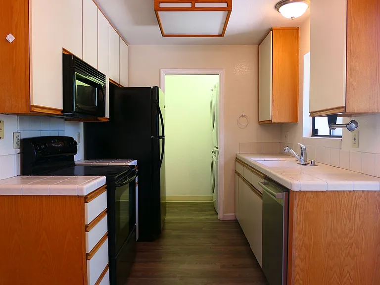 695 S Knickerbocker Dr #6 — Photo 6