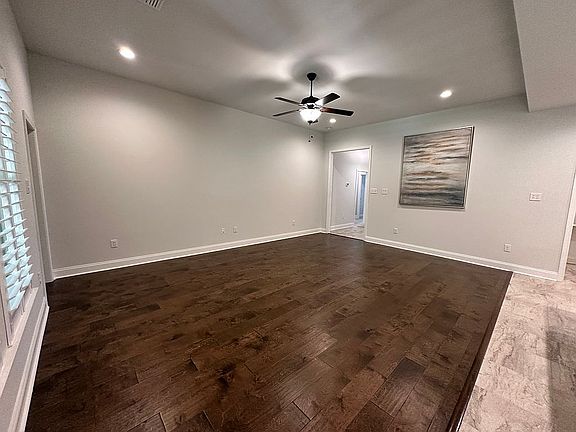 Wood floor/cans/High ceiling